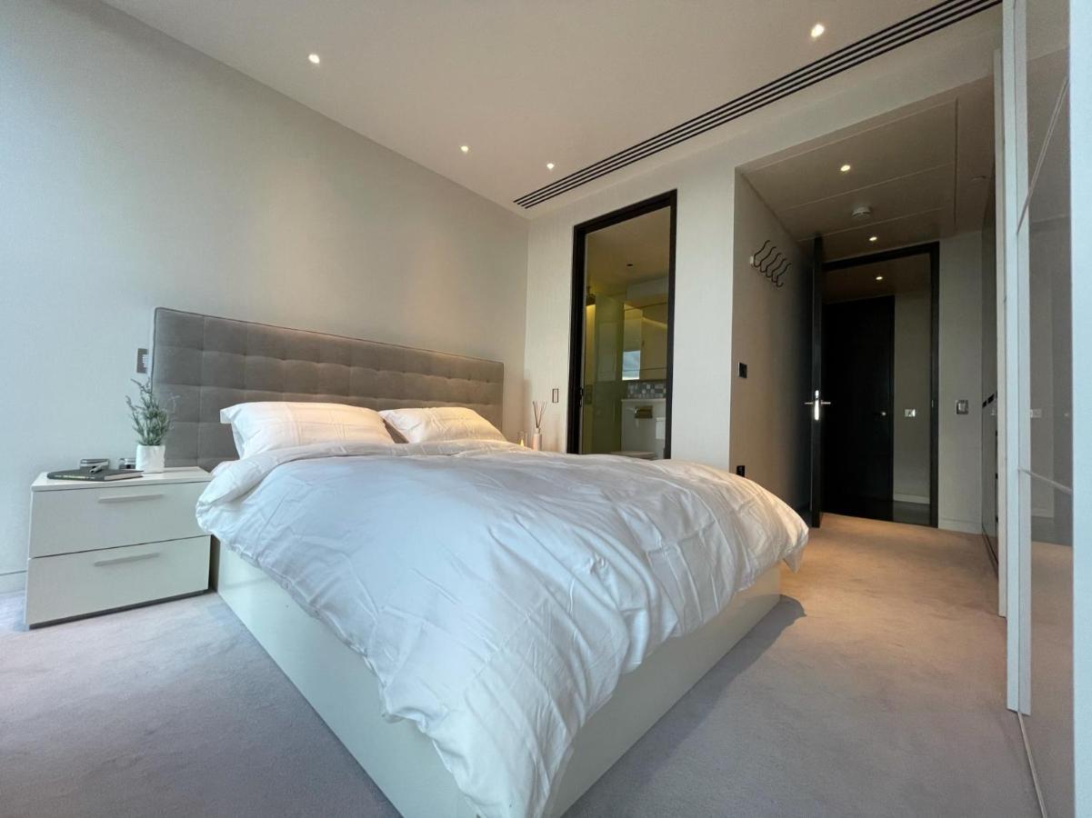 One Bedroom In Luxury On 30th Floor In Central With Breathtaking Skyline View Of Major Landmarks In Privatunterkunft *