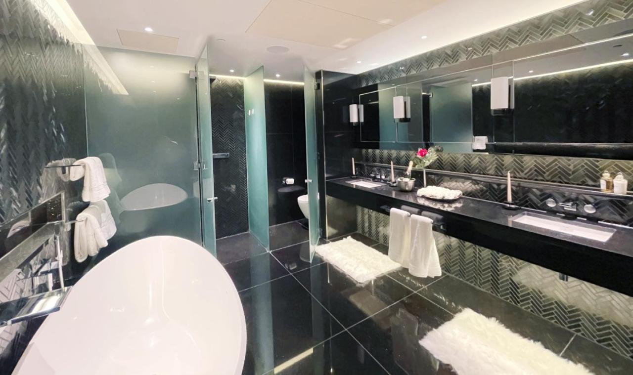 Privatunterkunft One Bedroom In Luxury On 30th Floor In Central With Breathtaking Skyline View Of Major Landmarks In *